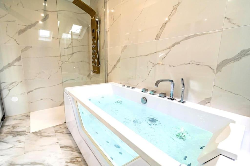 Oasis Chic - Spa Prive & Cinema رانس المظهر الخارجي الصورة