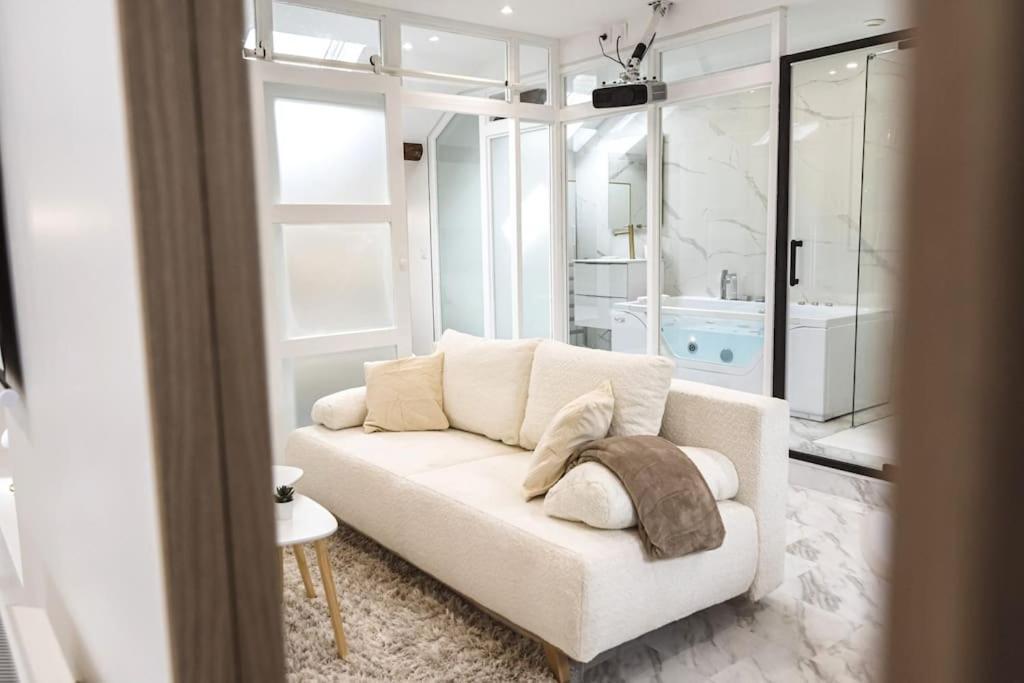 Oasis Chic - Spa Prive & Cinema رانس المظهر الخارجي الصورة